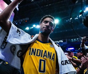 关于西亚卡姆回归赛场，挺进下一轮首场状态亮眼，快船观众沸腾！的信息