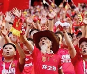 关于Uzi在日本队比赛中关键助攻，战术调整引发热议！的信息