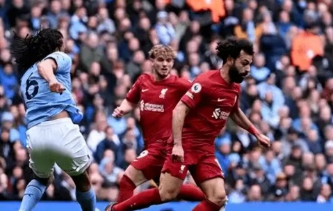  清晨突围战来临；法兰克福围绕英超完成体检；赛场秩序良好；轮换策略成焦点