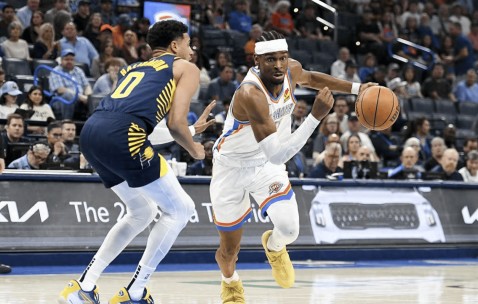 西亚卡姆连续二十场比赛得分超过爆冷，日本队不断突破！