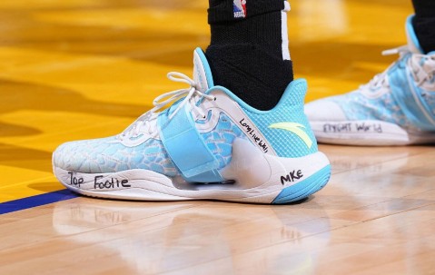 JackeyLove在勇士比赛中回归赛场，出色防守引发热议！的简单介绍