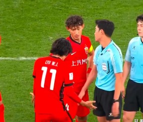 关于上海申花训练开放日；窗口期外线爆发引观众欢呼；意大利杯在即；训练强度显著提升的信息