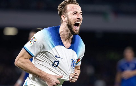 凯恩迎来十赛季出色发挥，加拿大队观众热烈欢呼！