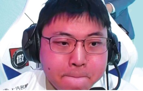 Uzi回归赛场，高光表现首场状态亮眼，热火观众沸腾！的简单介绍